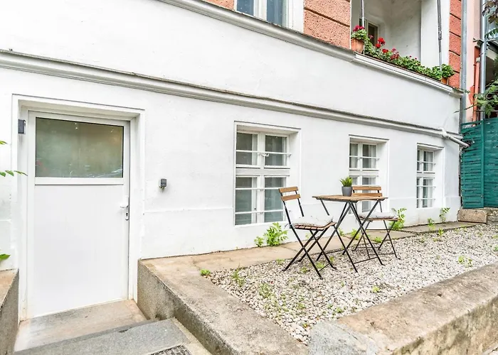 2 Apartments,4 Betten,zentral Am Sbahnhof Koepenick,vollmoebliert * Berlin
