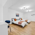 2 Apartments,4 Betten,zentral Am Sbahnhof Koepenick,vollmoebliert アパート *