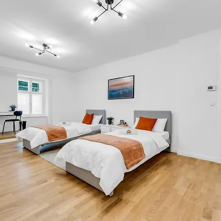 2 Apartments,4 Betten,zentral Am Sbahnhof Koepenick,vollmoebliert *