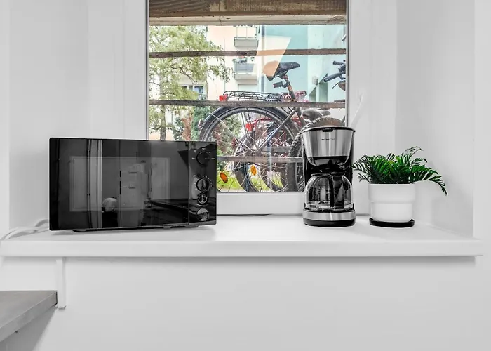 2 Apartments,4 Betten,zentral Am Sbahnhof Köpenick,vollmöbliert Apartment *