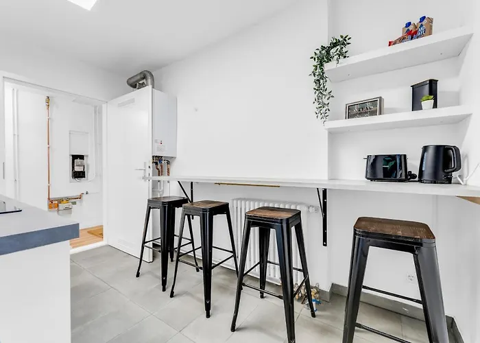 2 Apartments,4 Betten,zentral Am Sbahnhof Köpenick,vollmöbliert Apartment *