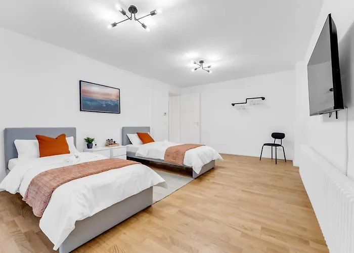 2 Apartments,4 Betten,zentral Am Sbahnhof Köpenick,vollmöbliert Apartment