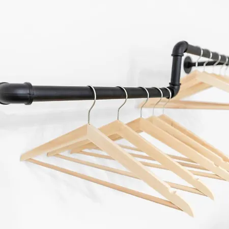 2 Apartments,4 Betten,zentral Am Sbahnhof Koepenick,vollmoebliert Appartement *