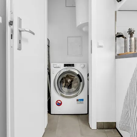 2 Apartments,4 Betten,zentral Am Sbahnhof Koepenick,vollmoebliert Appartement *