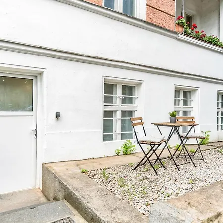 2 Apartments,4 Betten,zentral Am Sbahnhof Koepenick,vollmoebliert * Berlin