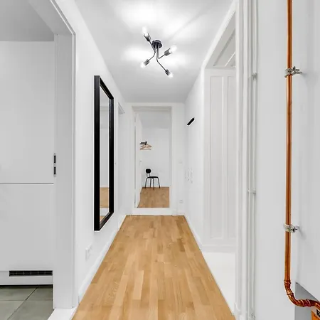 2 Apartments,4 Betten,zentral Am Sbahnhof Koepenick,vollmoebliert Appartement *